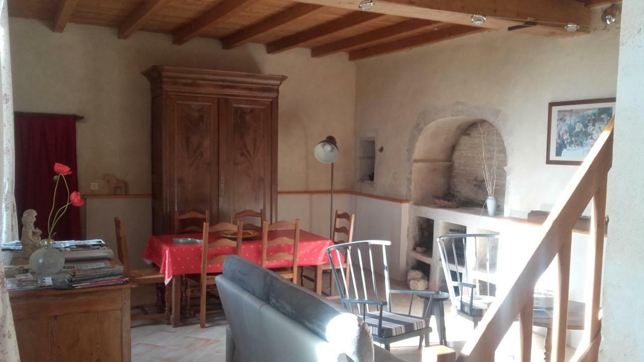 Logis De Bois Roche Vila Saint-Bonnet-sur-Gironde Exterior foto